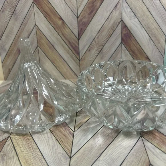 Hershey's Kisses Licensed Crystal Covered Candy Dish - Picture 6 of 6